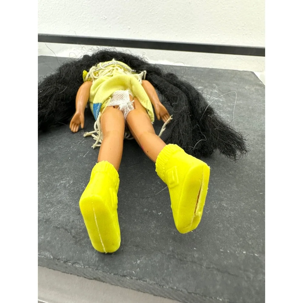 Vintage Kid Kore Heartland Dancing Brook Doll Native American yellow